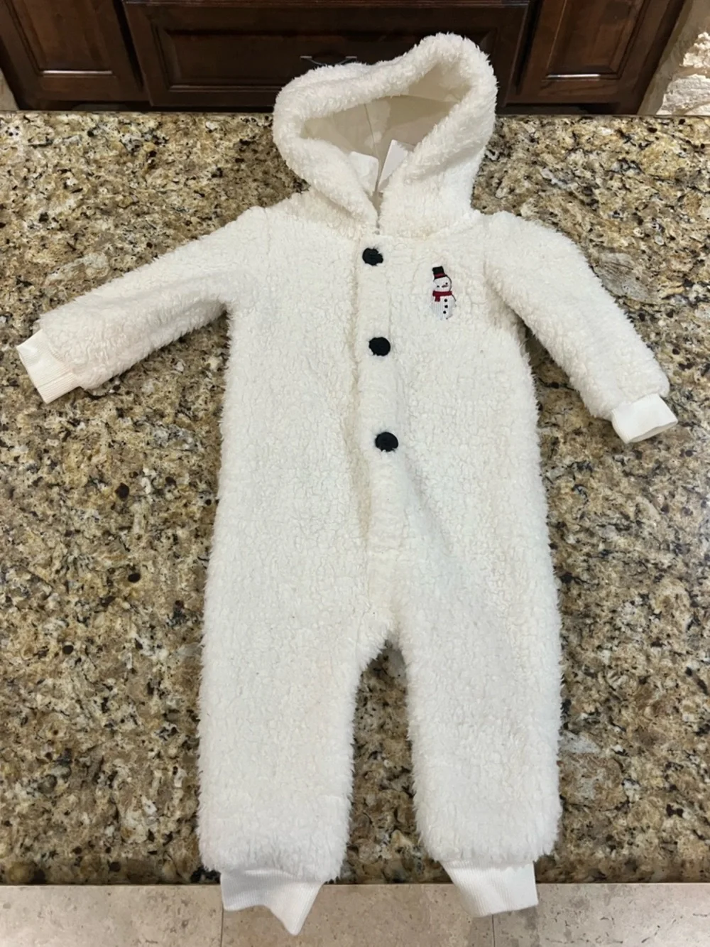 Petit Lem cold hood themed